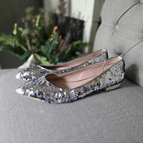 Chinese Laundry Silver Sequin Pointed Toe Flats Women’s 7.5 Like New - Picture 1 of 7